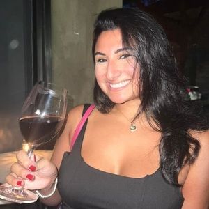 Meet your Posher, Nicole